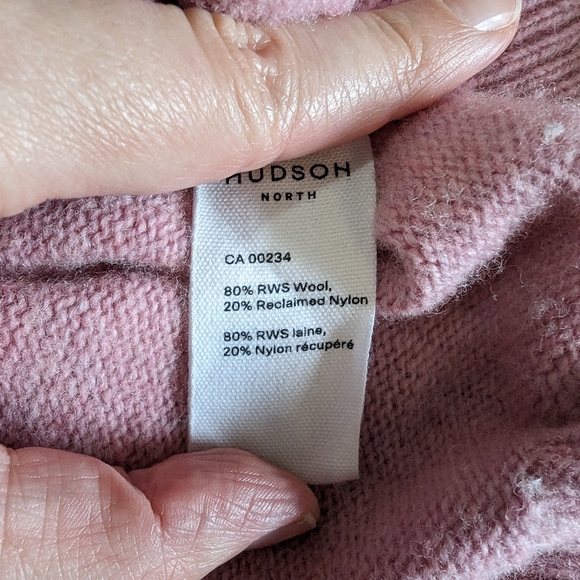 Hudson North Wool Turtle Neck Sweater Size Medium - Picture 7 of 7